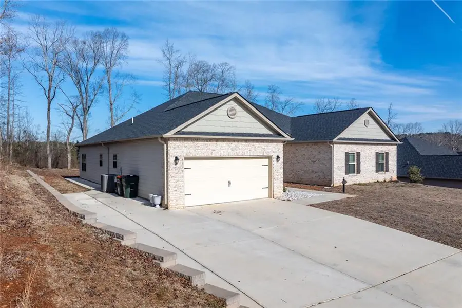 658 Alcovy River, Loganville, GA 30052 - Image #2