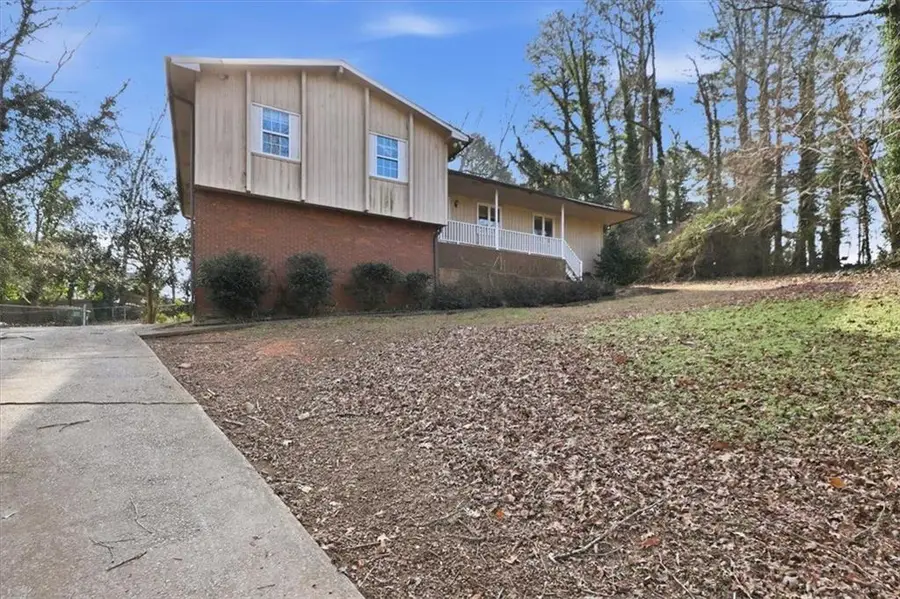 8986 Mandarin Drive, Jonesboro, GA 30236 - Image #2