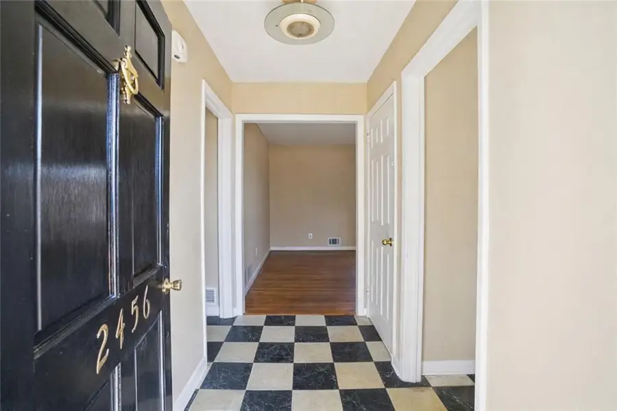 2456 Elmwood Circle Se, Atlanta, GA 30339 - Image #2