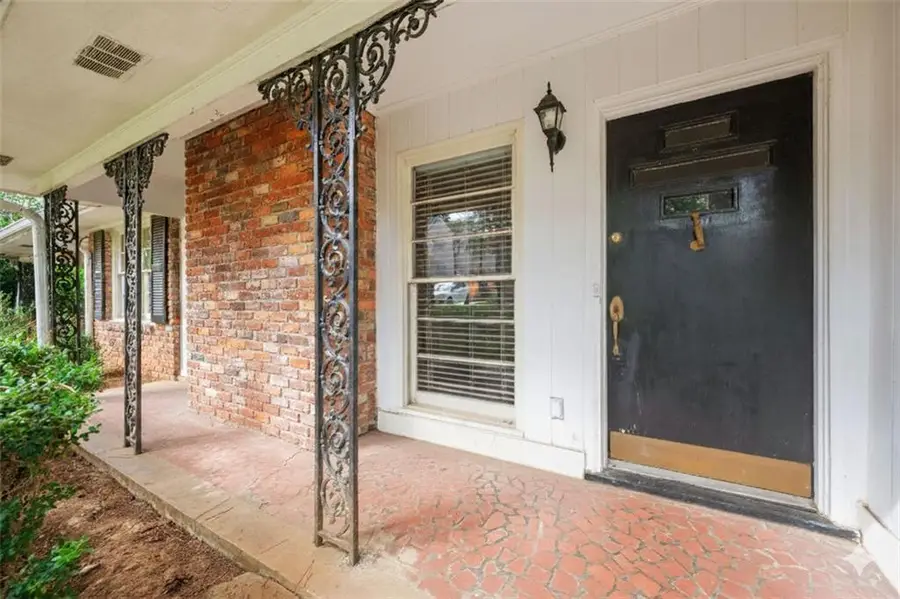 5860 Greenbrier Road Ne, Atlanta, GA 30328 - Image #2