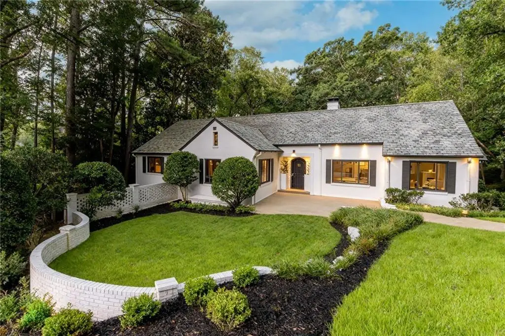 737 W Conway Drive Nw, Atlanta, GA 30327 - Image #1