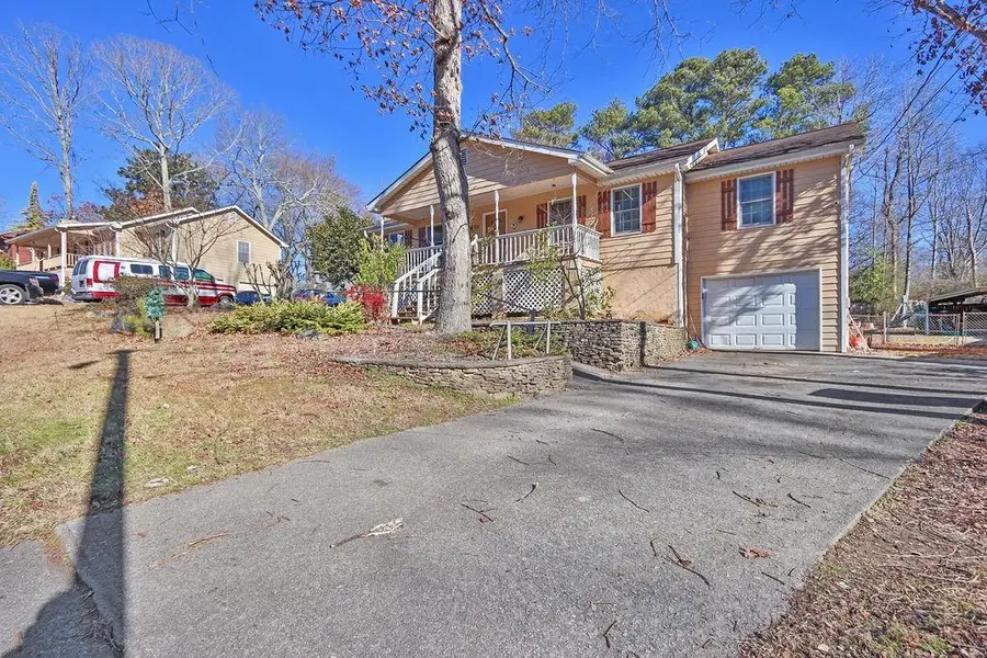 869 Falcon Crest Drive, Lawrenceville, GA 30043 - Image #2