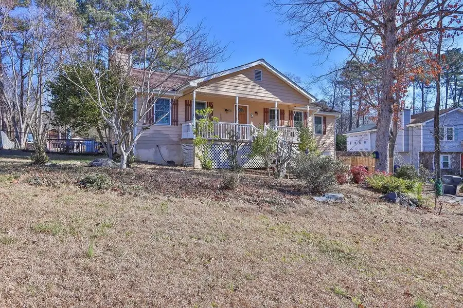 869 Falcon Crest Drive, Lawrenceville, GA 30043 - Image #3