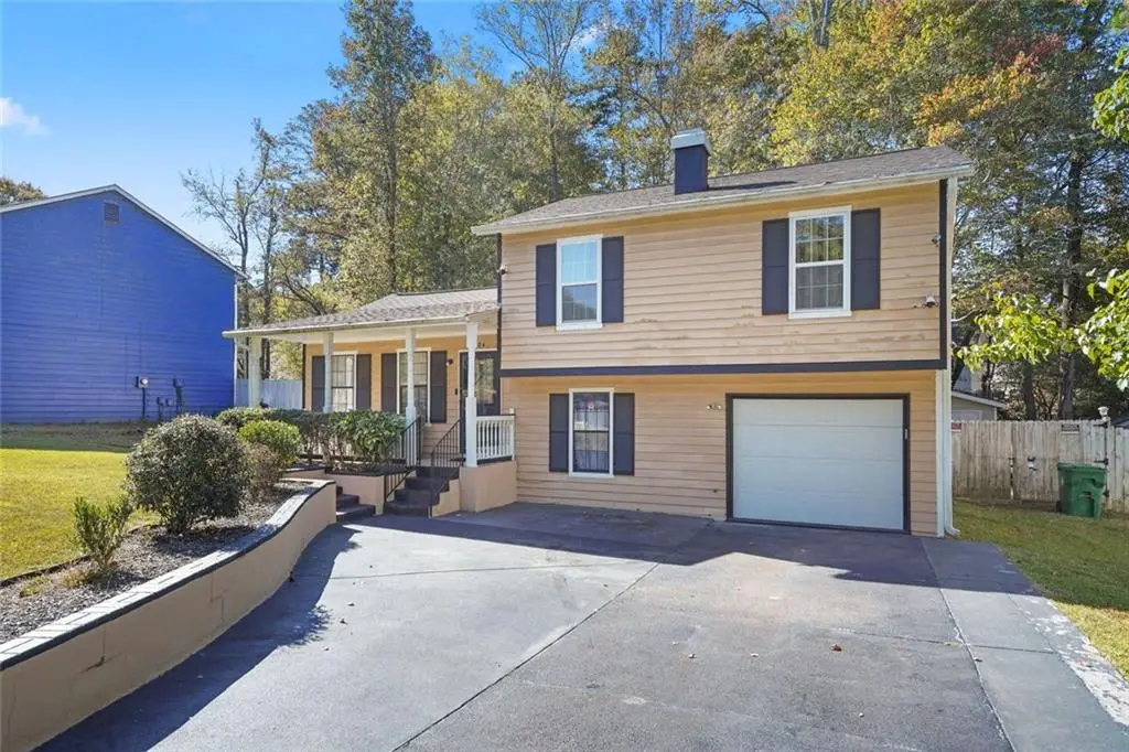 884 Forest Path, Stone Mountain, GA 30088 - Image #1