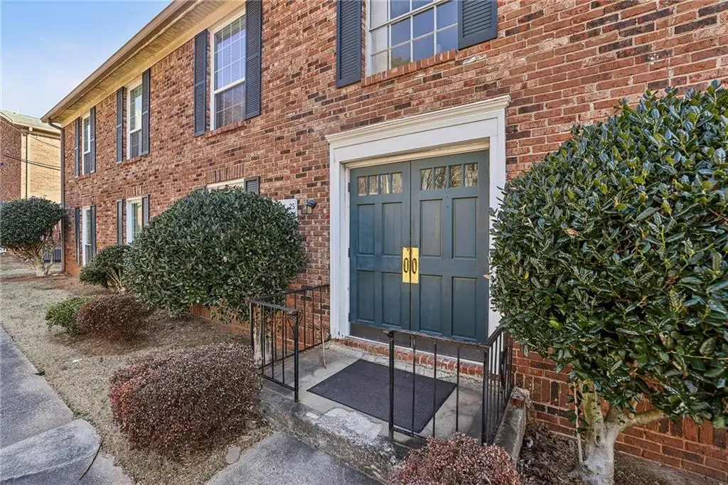 5544 Kingsport Drive Ne #25, Atlanta, GA 30342 - Image #1
