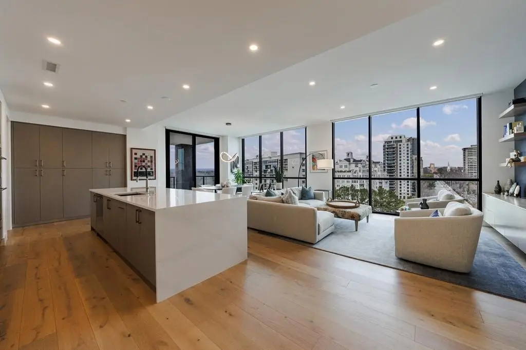 2425 Peachtree Road Ne #1401, Atlanta, GA 30305 - Image #1