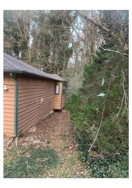 1870 Whispering Willow Way Sw, Lilburn, GA 30047 - Image #3