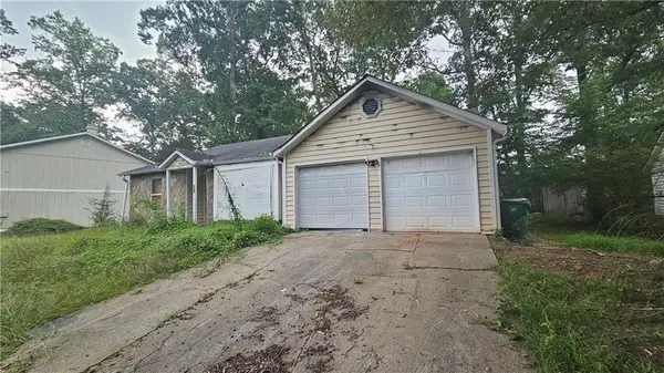 854 Greenhedge Drive, Stone Mountain, GA 30088