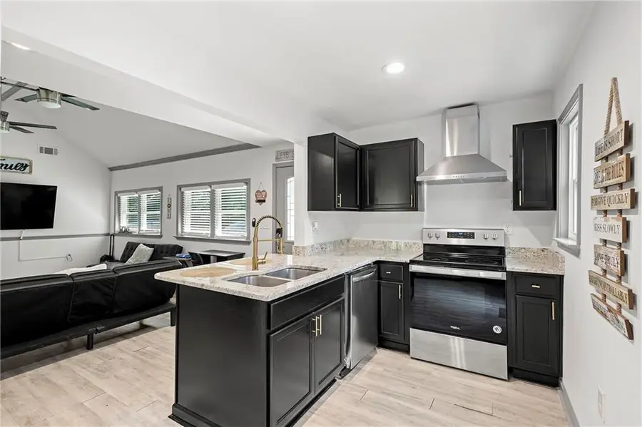 436 W Lake Avenue Nw, Atlanta, GA 30318 - #3