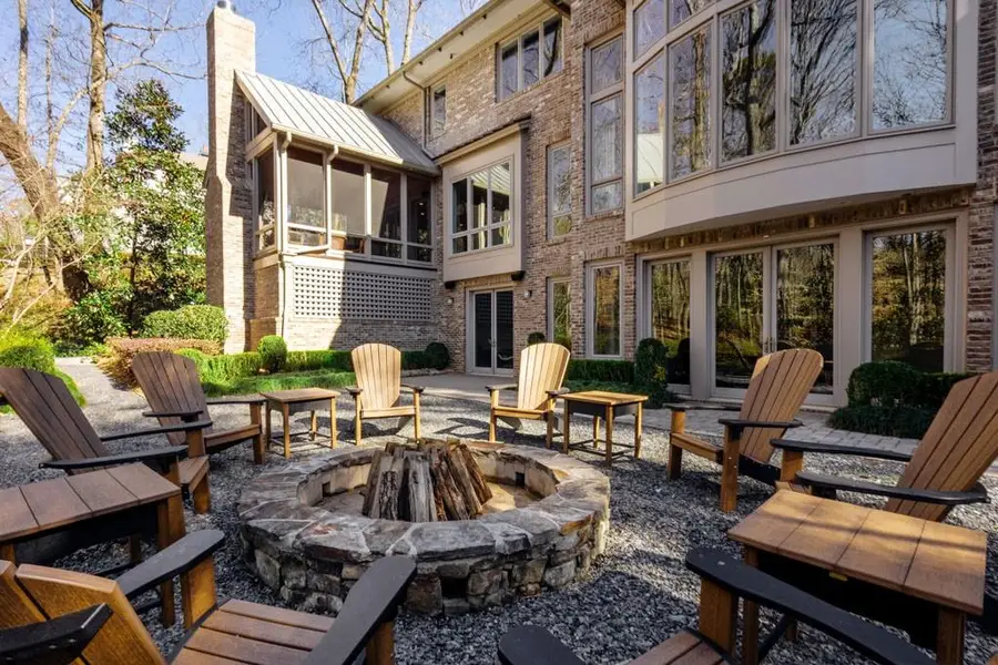 4036 Conway Valley Road Nw, Atlanta, GA 30327 - Image #3