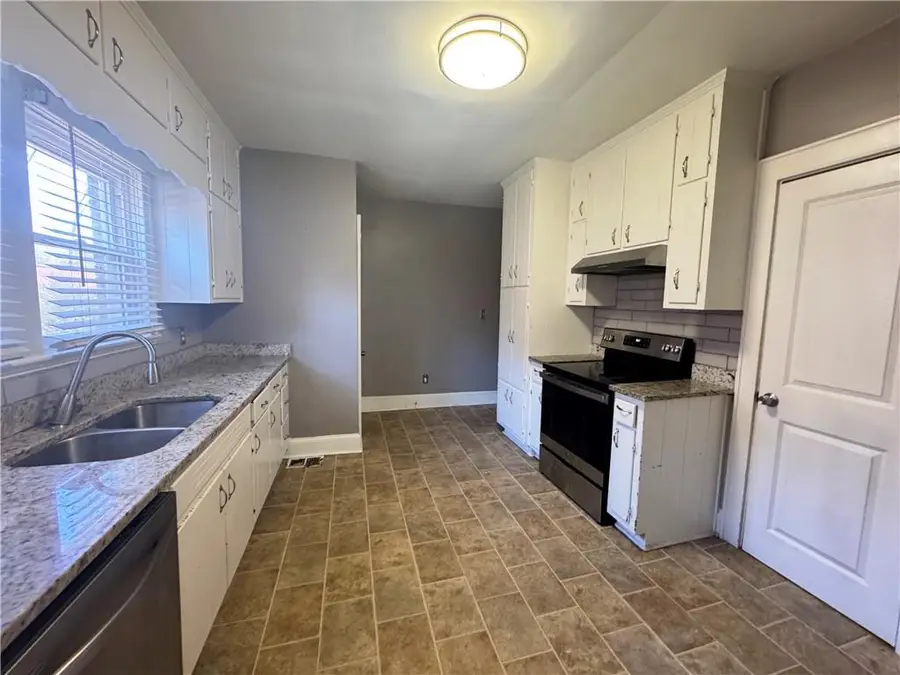 2079 Ben Hill Road, Atlanta, GA 30344 - Image #3