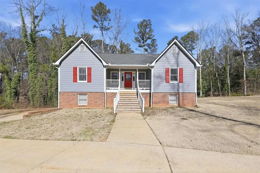 121 Wilson Cir, Carrollton, GA 30117 - Image #1