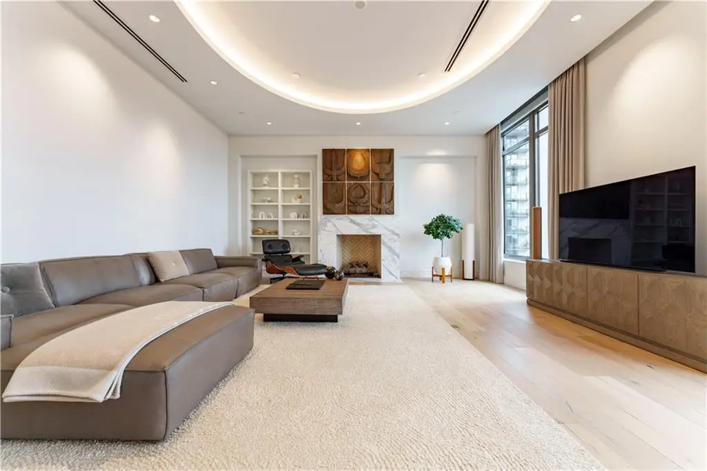 3376 Peachtree Road Ne #32A, Atlanta, GA 30326 - Image #1