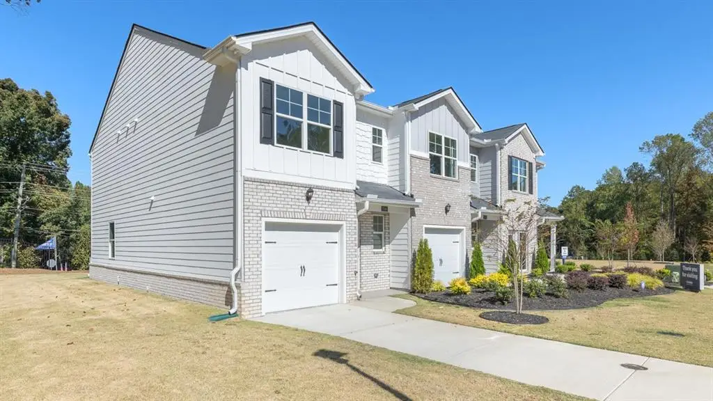 5011 Oakwood Rd, Stone Mountain, GA 30088 - #1
