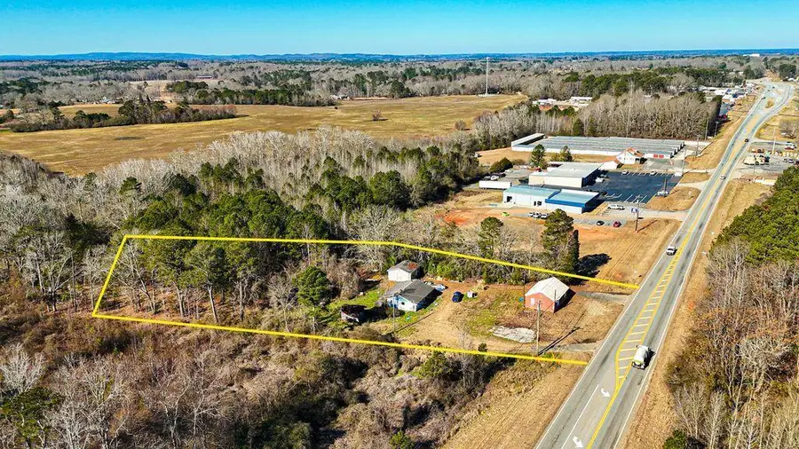 1013 Veterans Parkway, Barnesville, GA 30204 - #2