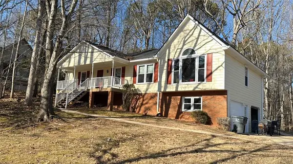 147 S Springwater Trace, Woodstock, GA 30188