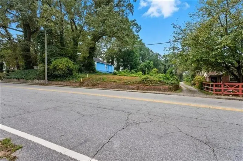 888 Hollywood Road Nw, Atlanta, GA 30318 - Image #3