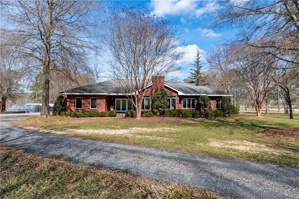 6414 Highway 136 W, Talking Rock, GA 30175