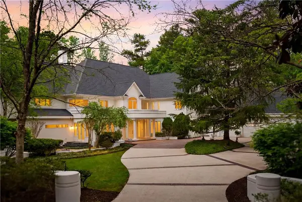 230 N Chambord Drive Nw, Atlanta, GA 30327