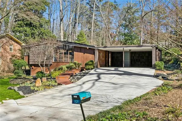 1121 Vistavia Circle, Decatur, GA 30033