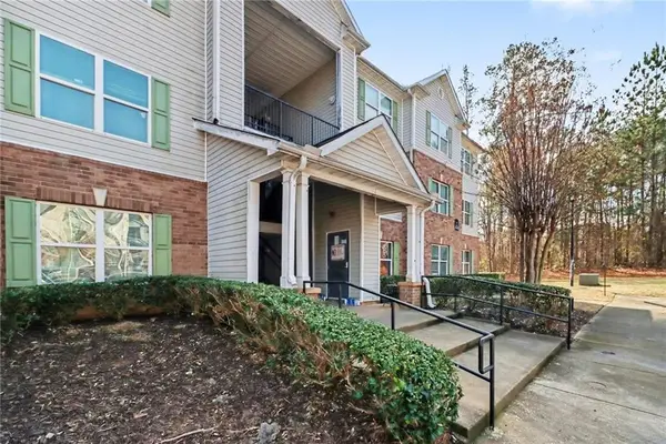 9102 Fairington Ridge Circle, Lithonia, GA 30038