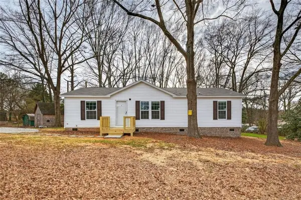 720 Woodland Circle, Loganville, GA 30052