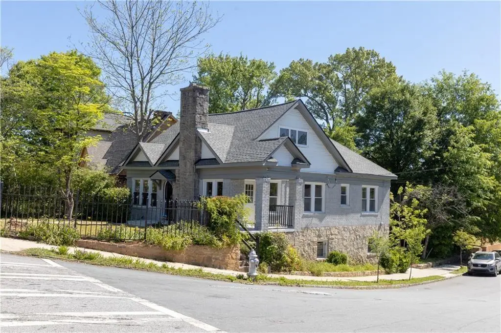 672 Cascade Avenue Sw, Atlanta, GA 30310 - #1