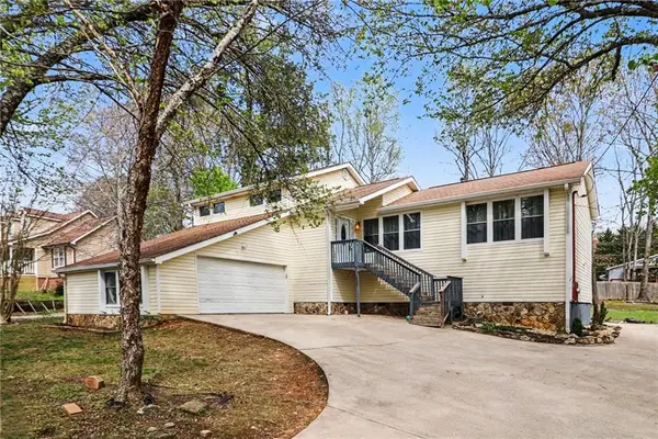 1920 Oakleaf Lane, Lithia Springs, GA 30122