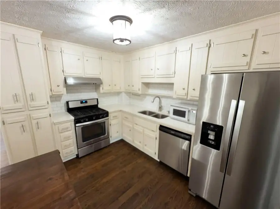 124 Creekview Drive, Woodstock, GA 30188 - #2