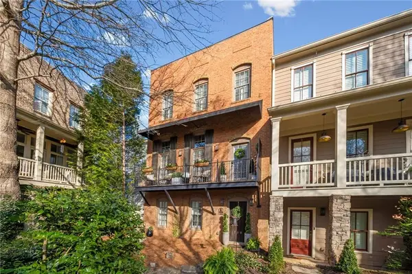 709 Hammond Drive, Woodstock, GA 30188