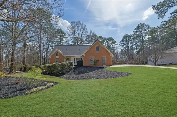 525 Saddle Crest Drive, Roswell, GA 30075