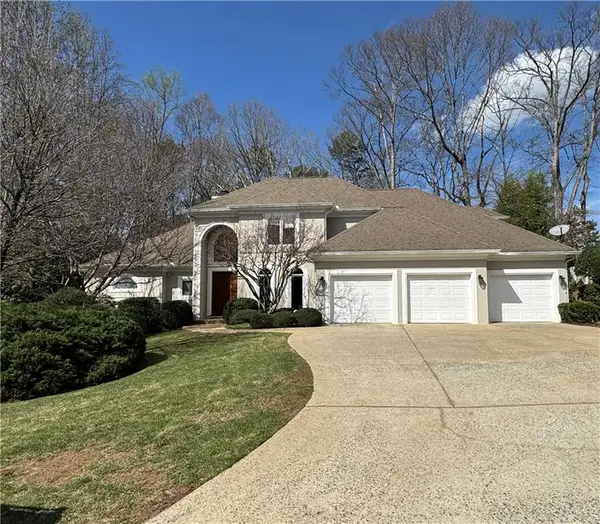 860 Carlton Ridge Ne, Atlanta, GA 30342