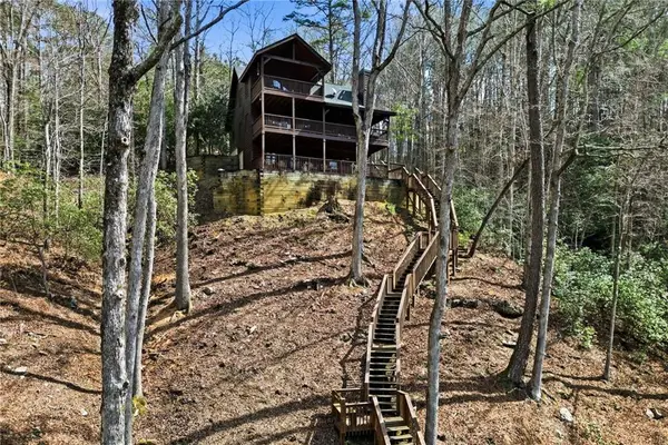 135 Hale Court, Ellijay, GA 30540