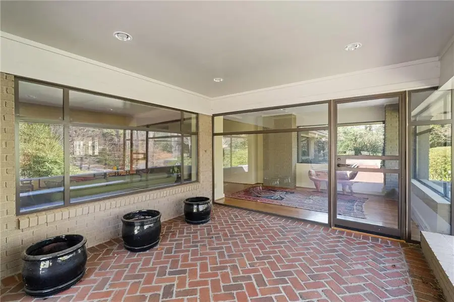 374 Londonberry Road, Atlanta, GA 30327 - #2