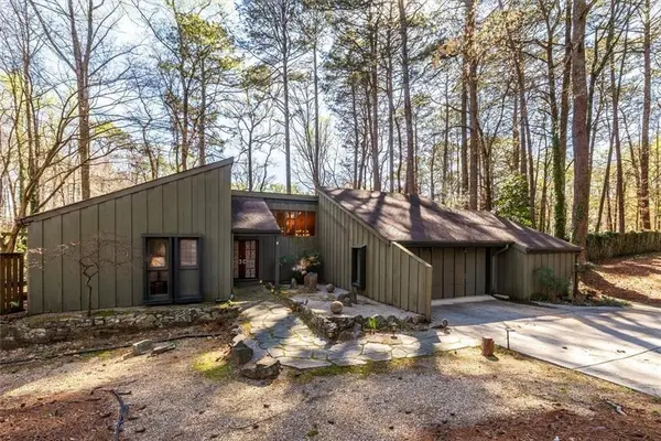 4917 Mountclaire Road, Smoke Rise, GA 30087