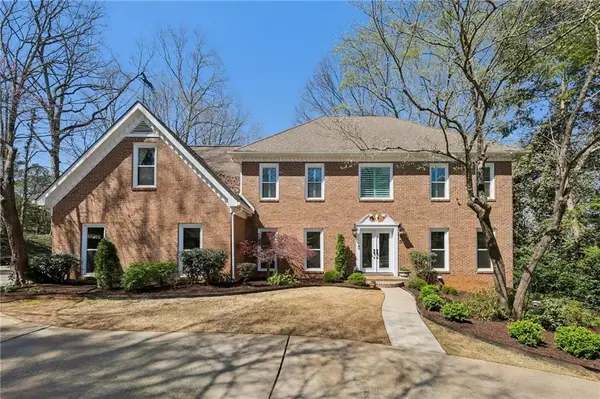 210 Willow Lake Cove, Roswell, GA 30075