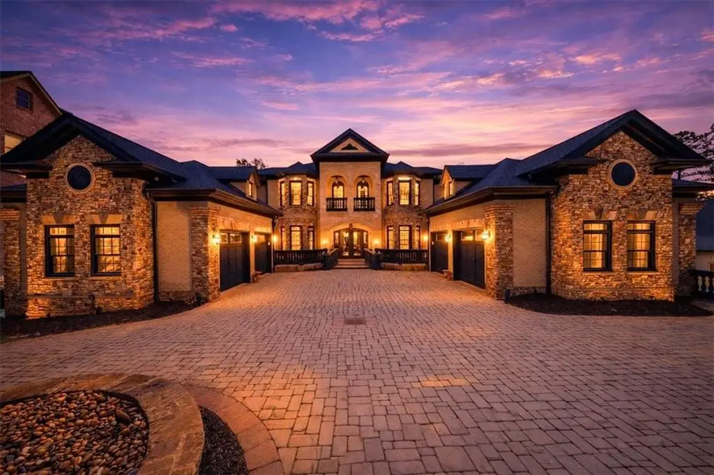 9005 Hayes Drive, Gainesville, GA 30506 - #1