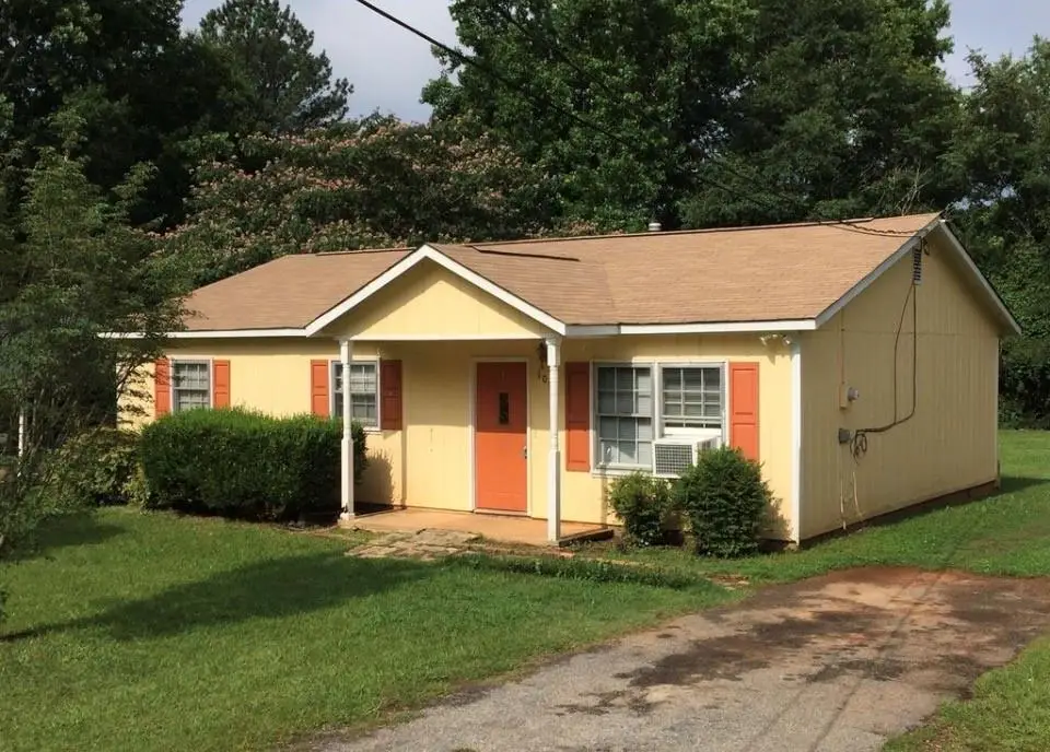 107 Oakwood Circle, Griffin, GA 30223 - #1