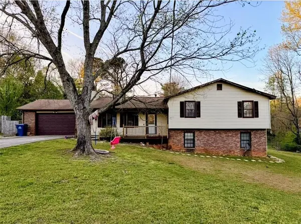 482 Camden Circle, Lawrenceville, GA 30046