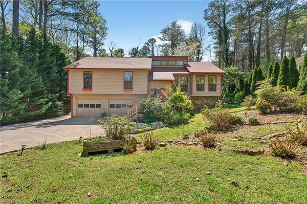 120 Farm Track, Roswell, GA 30075