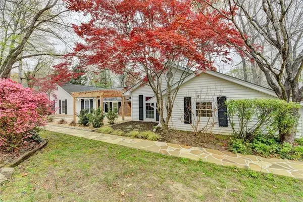 5000 Redcliff Court, Dunwoody, GA 30338