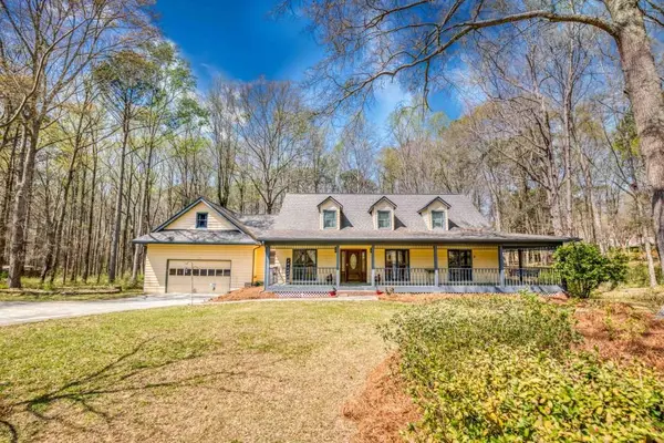 2720 Bay Ridge Drive, Loganville, GA 30052