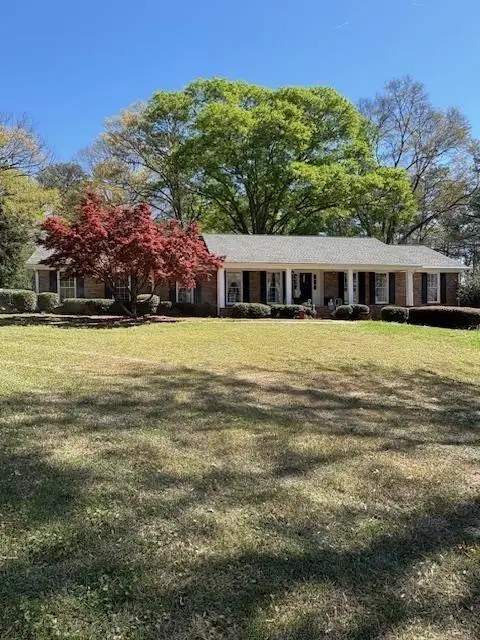 462 Dogwood Drive Nw, Lilburn, GA 30047