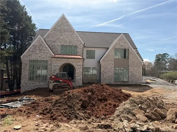 228 Thomas Circle, Roswell, GA 30075