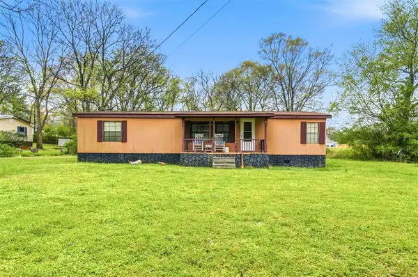 85 Honeysuckle Drive Sw, Cartersville, GA 30120