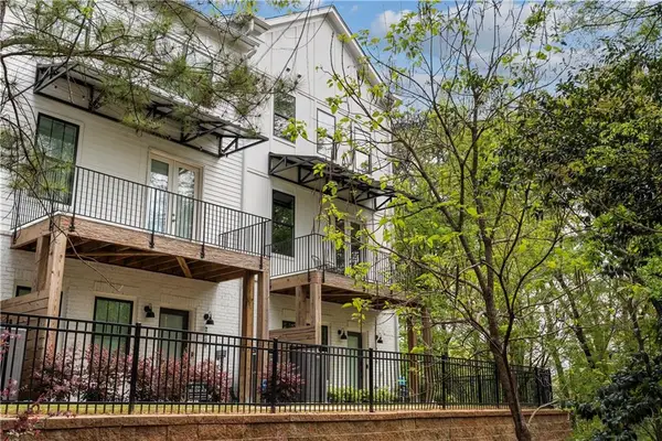 2004 Oak Lane Nw, Atlanta, GA 30318