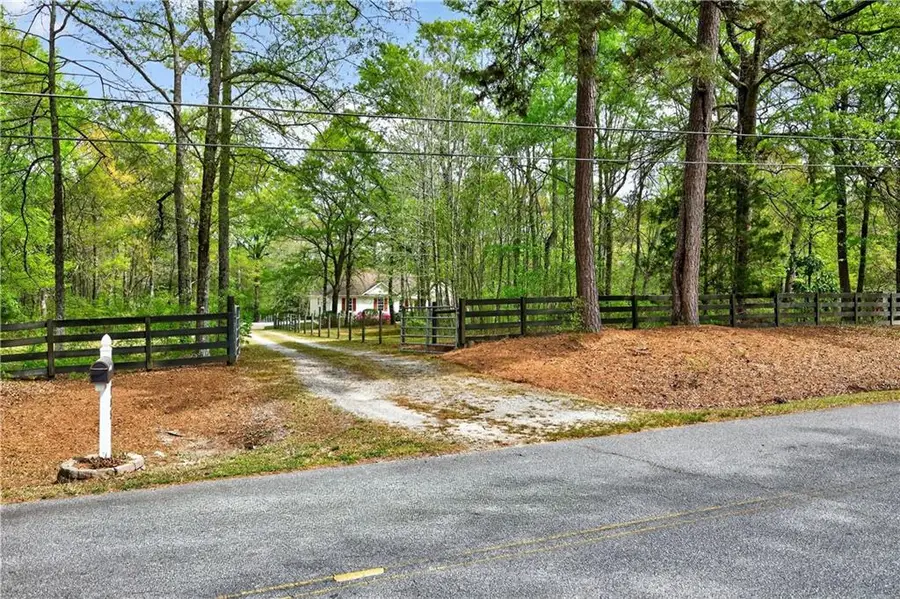 185 Lowell Drive, Sharpsburg, GA 30277 - #2