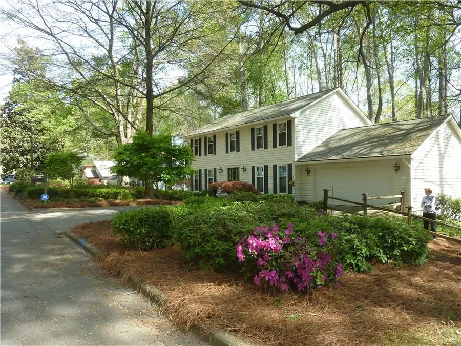 615 Lake Forest Court, Roswell, GA 30076 - #2