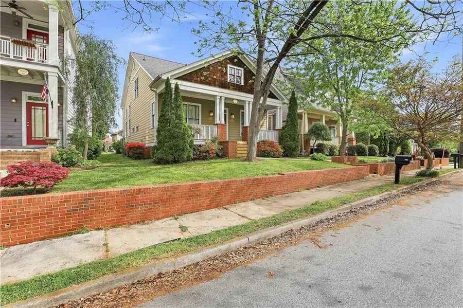 905 Custer St, Hapeville, GA 30354 - #2