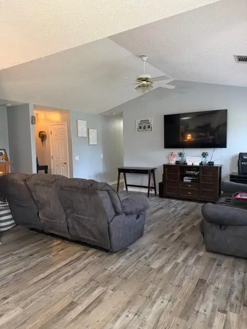 432 Raymond Drive, Winder, GA 30680 - #2